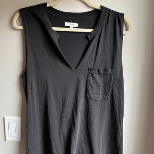 BLACK ROCKSTAR SLEEVELESS TEE